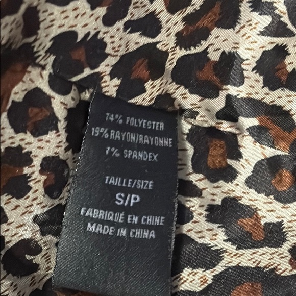 Suzy Shier Black Blazer with Animal Print Lining size small - Picture 3 of 6